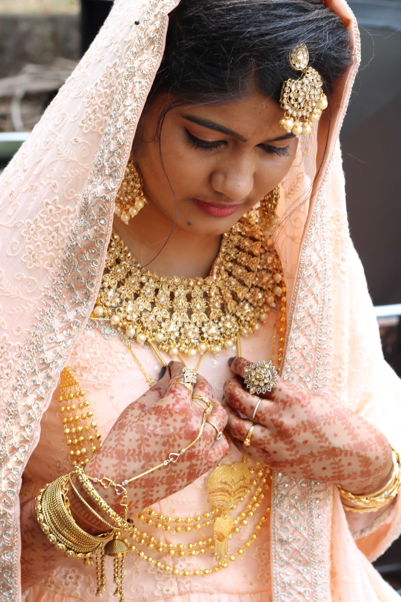 WHITE BEAUTY MAKE OVER AND BRIDAL HUT VAILATHUR