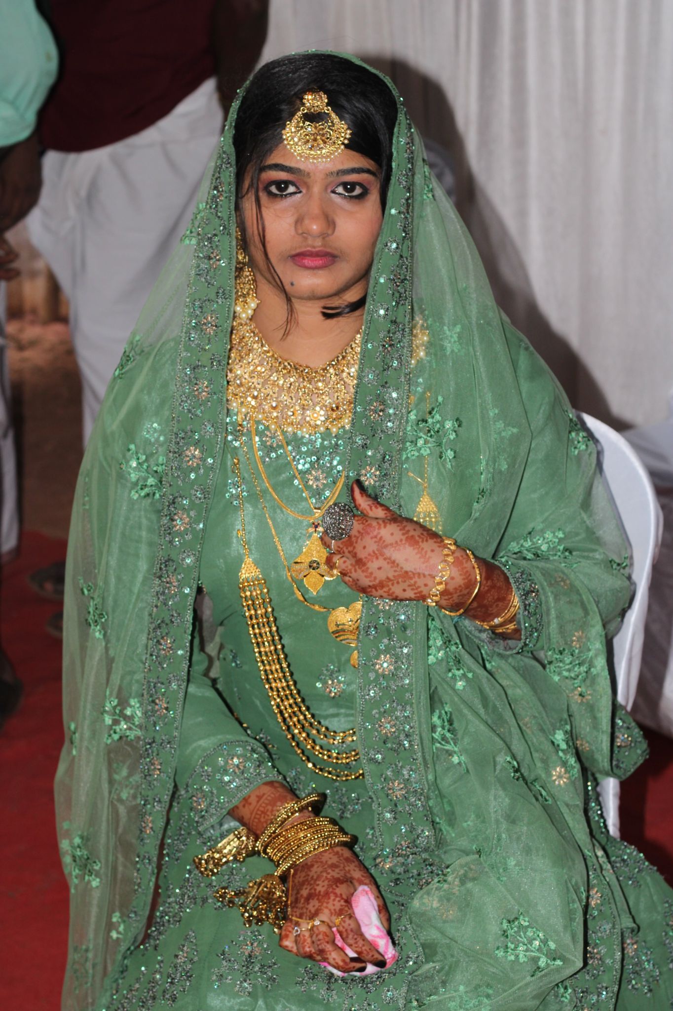 WHITE BEAUTY MAKE OVER AND BRIDAL HUT VAILATHUR